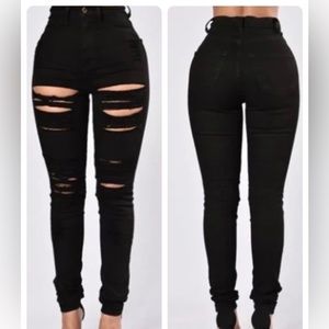 Women’s/Juniors Black Ripped skinny jeans size 1